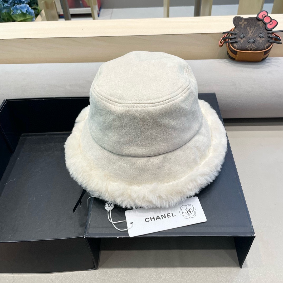 Chanel麂皮绒渔夫帽女秋冬季韩版保暖毛绒帽子显脸小加厚防寒素颜盆帽潮
