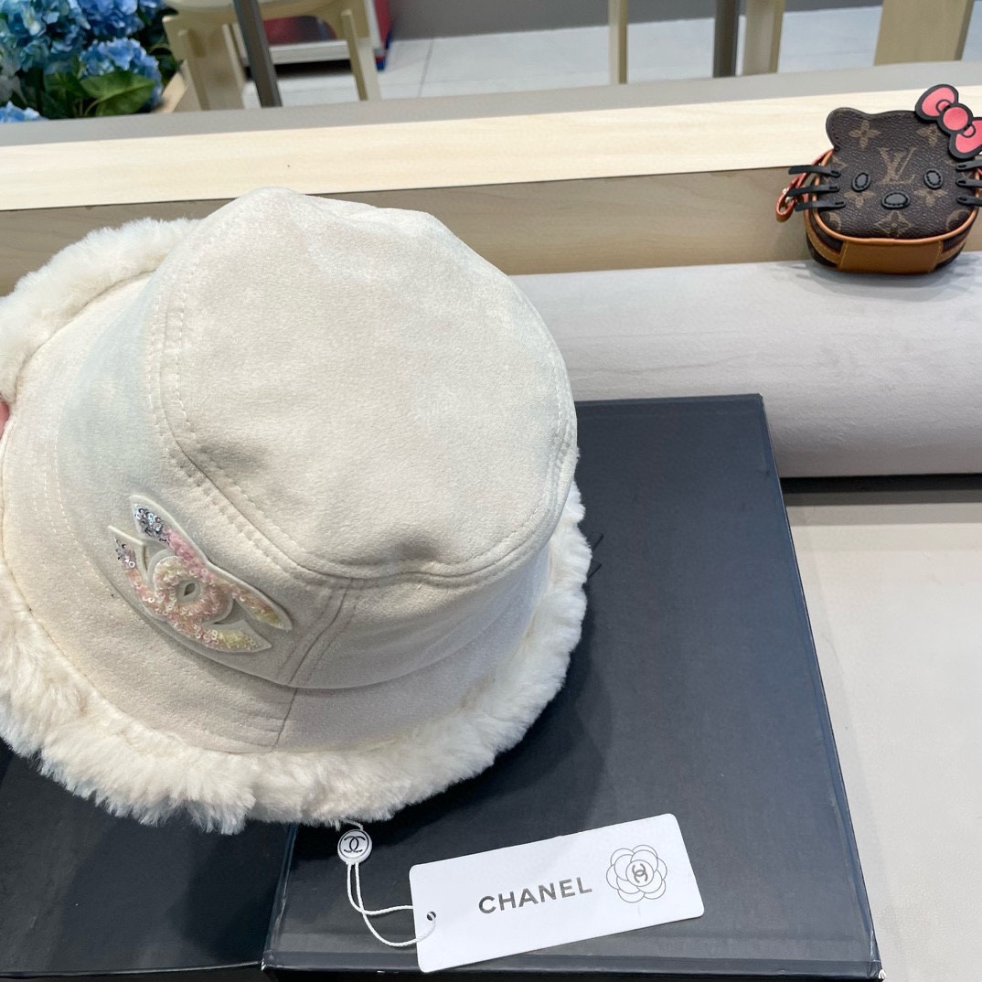 Chanel麂皮绒渔夫帽女秋冬季韩版保暖毛绒帽子显脸小加厚防寒素颜盆帽潮