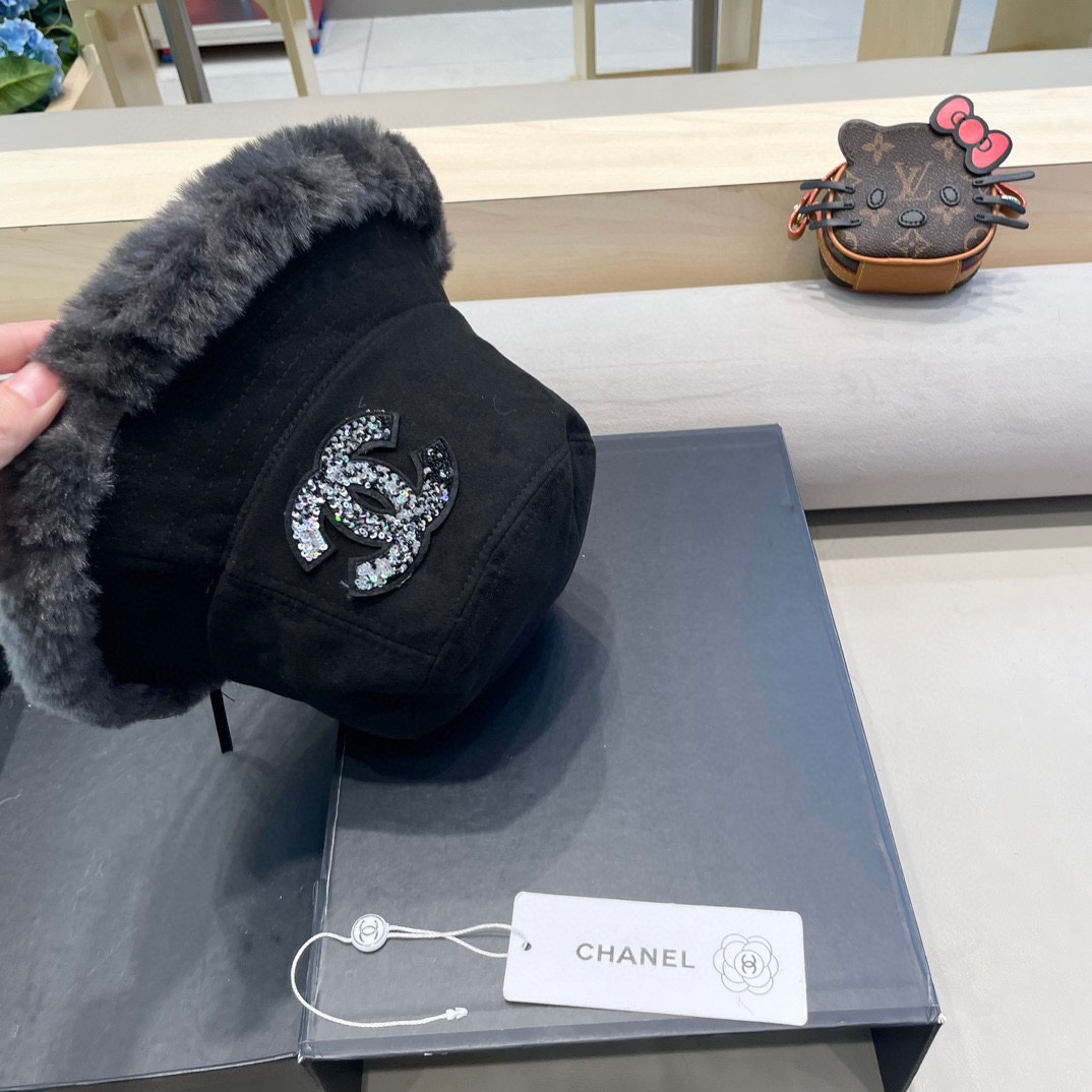 Chanel麂皮绒渔夫帽女秋冬季韩版保暖毛绒帽子显脸小加厚防寒素颜盆帽潮