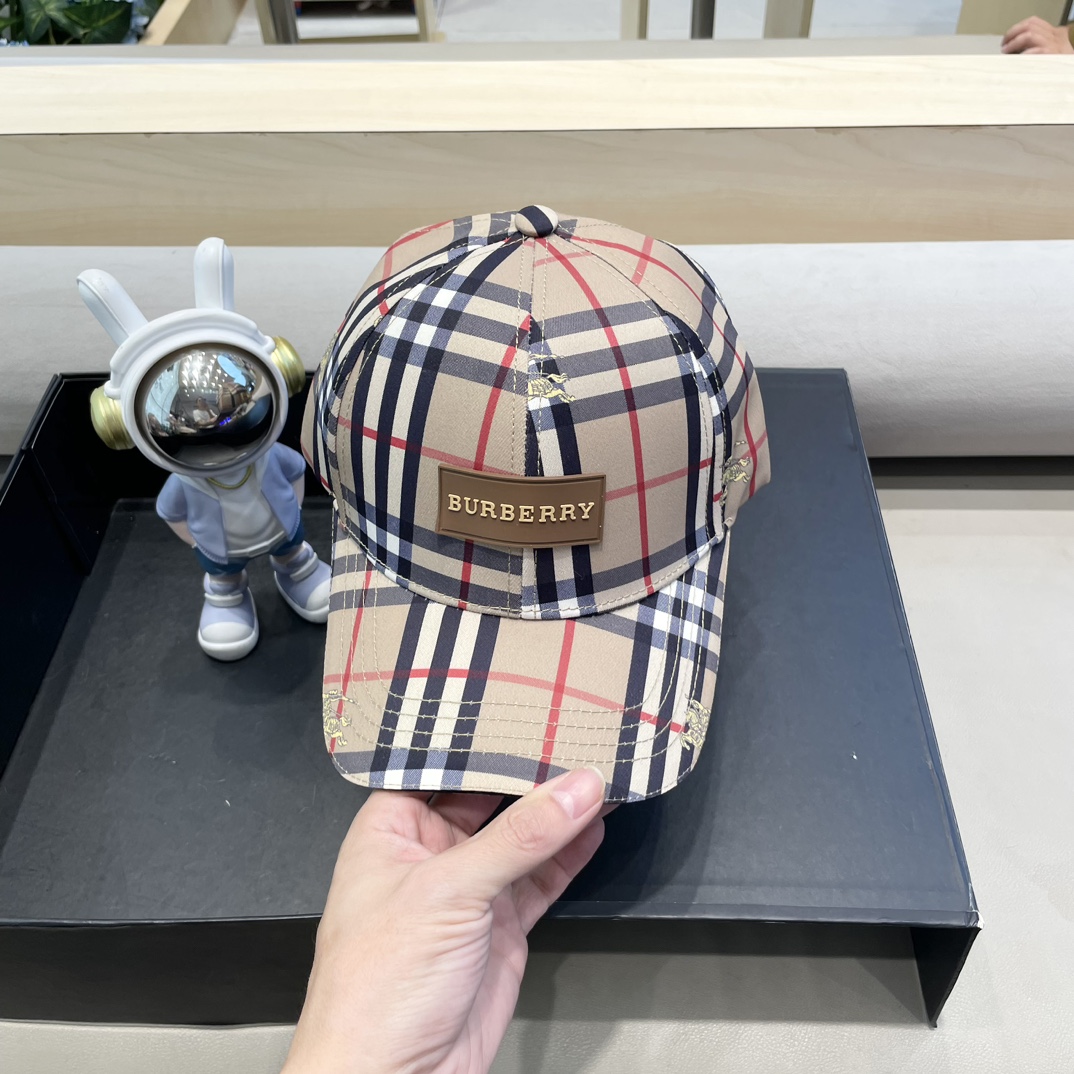 巴宝莉 2024棒球帽，大牌同步，超好搭配，出货！