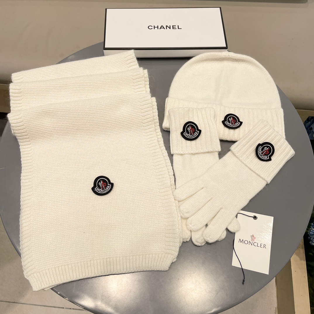 蒙口moncler【羊毛套装帽子-帽子➕围巾+手套🧤】经典套装帽子！成分：70%羊毛➕30%兔毛。暖暖哒