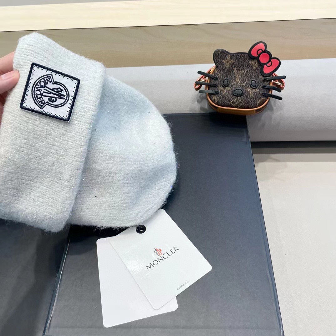 MONCLER蒙口显脸小亮晶晶针织帽女冬季ins韩版百搭毛线帽子保暖护耳帽潮