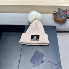 🔥Lv 路易威登秋冬新款针织毛线帽 非常百搭 男女通用 亲们可以看细节,车工整齐 透气舒适,采用进口毛线料!潮人必备! 🔥Lv 路易威登秋冬新款针织毛线帽 非常百搭 男女通用 亲们可以看细节,车工整齐 透气舒适,采用进口毛线料!潮人必备!