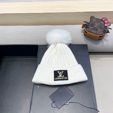 🔥Lv 路易威登秋冬新款针织毛线帽 非常百搭 男女通用 亲们可以看细节,车工整齐 透气舒适,采用进口毛线料!潮人必备! 🔥Lv 路易威登秋冬新款针织毛线帽 非常百搭 男女通用 亲们可以看细节,车工整齐 透气舒适,采用进口毛线料!潮人必备!