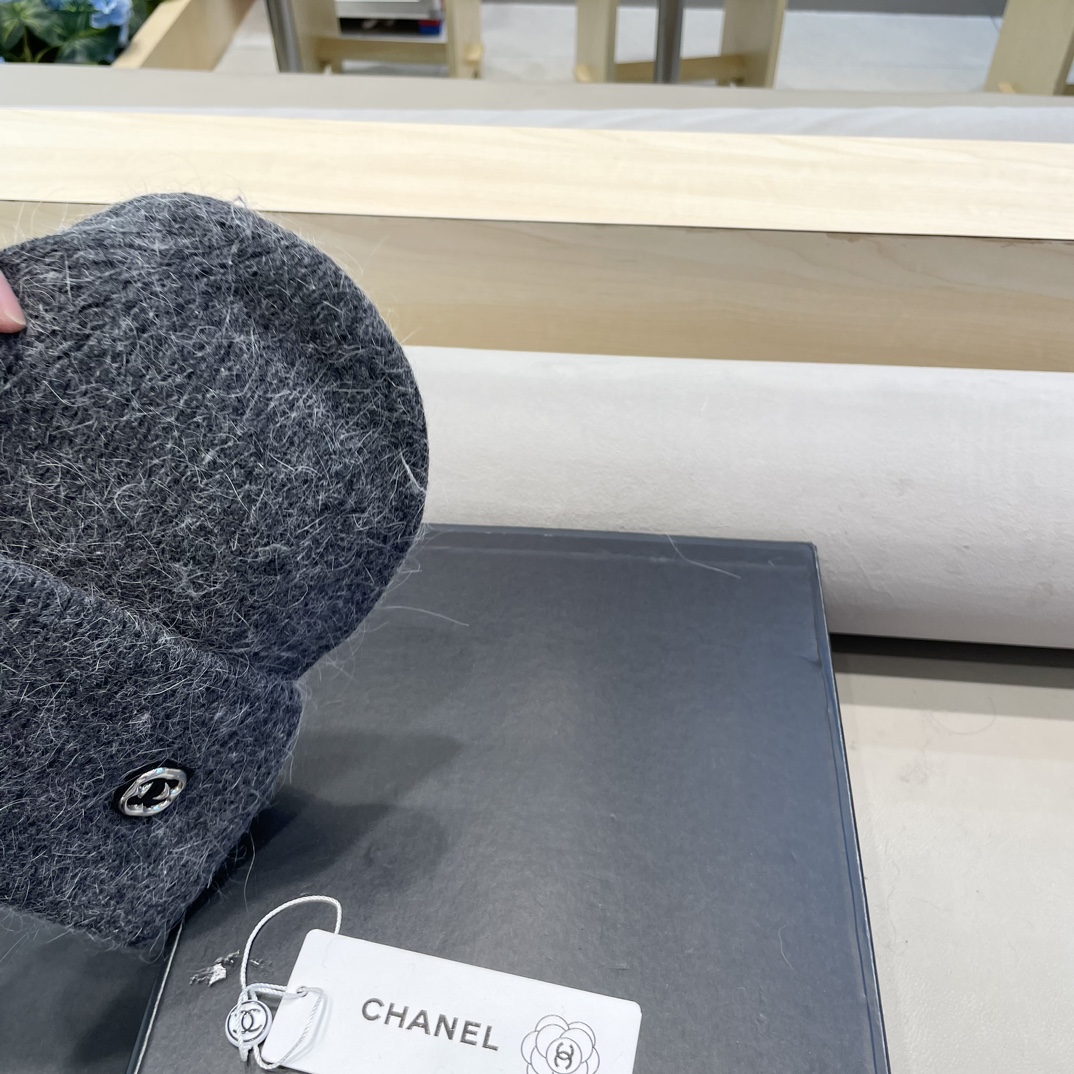 Chanel毛线帽子女秋冬季保暖加绒加厚套头护耳针织帽大头围韩版百搭冷帽