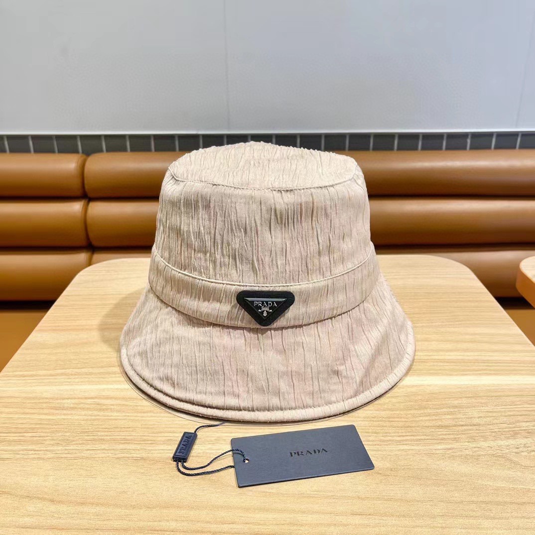 NO:216002,Prada Spring's new fisherman's hat, simple and sweet style, the hat is very good, and the big face shape is!  Essential Hats Fisherman's Hats Baseball Hats Knitted Hats, Hats, Prada, espadrilles, hats19860909普拉达春新款渔夫帽,简约甜美风,帽型很好,大脸型哦！出街必备帽子渔夫帽棒球帽针织帽,帽子,prada,espadrilles,hats,hat