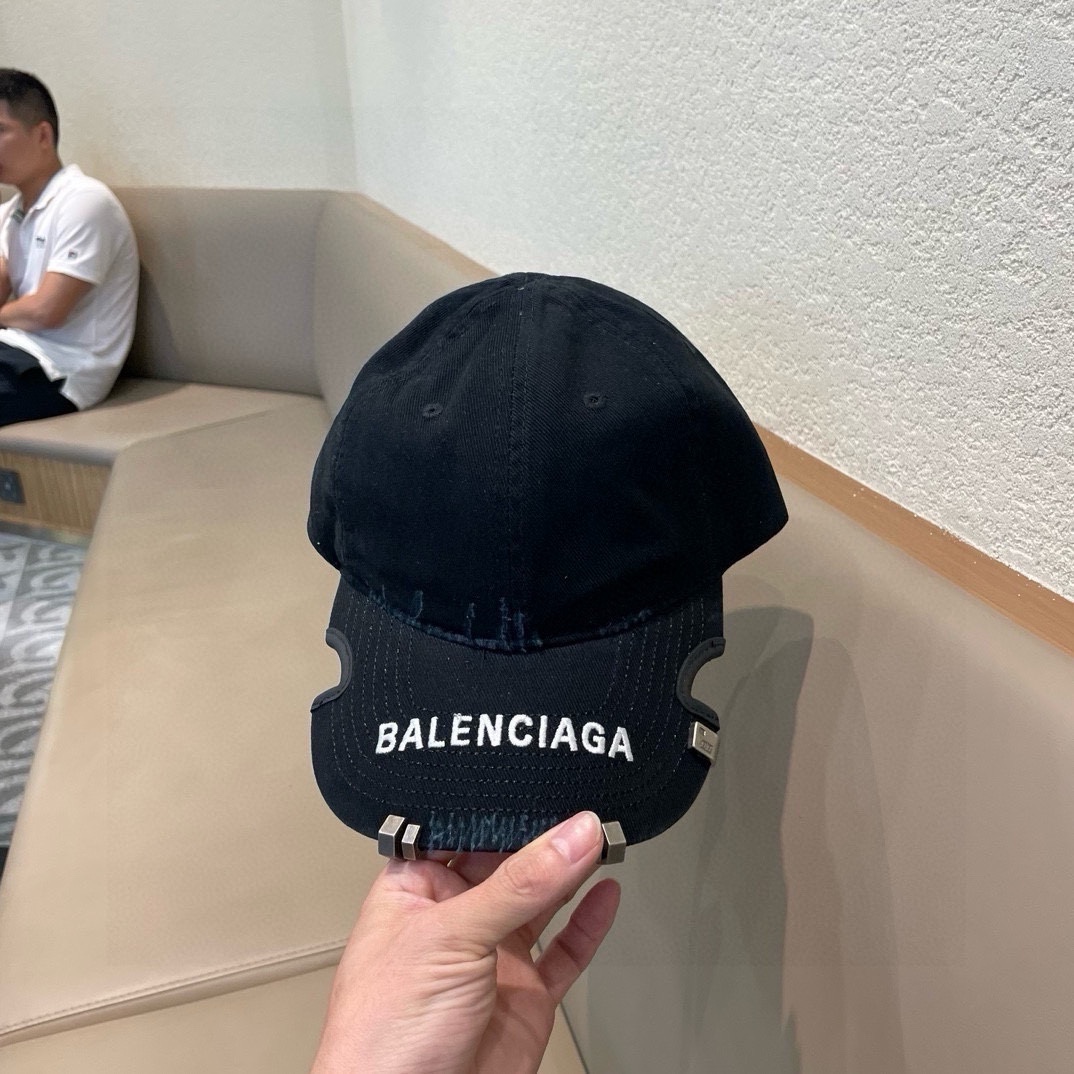 NO:216045,New Balenciaga Balenciaga new baseball hat, simple and fashionable, super beautiful hat!  Couple style!  Compared with other hats, fisherman hat baseball hat knit hat, hat, balenciaga, balenciaga, espadrilles, hats19860909新品Balenciaga巴黎世家新款棒球帽 现货秒发简约时尚超级无敌好看的帽子！情侣款！原单货比起其他帽子的帽子渔夫帽棒球帽针织帽,帽子,balenciaga,balenciaga,espadrilles,hats,hat