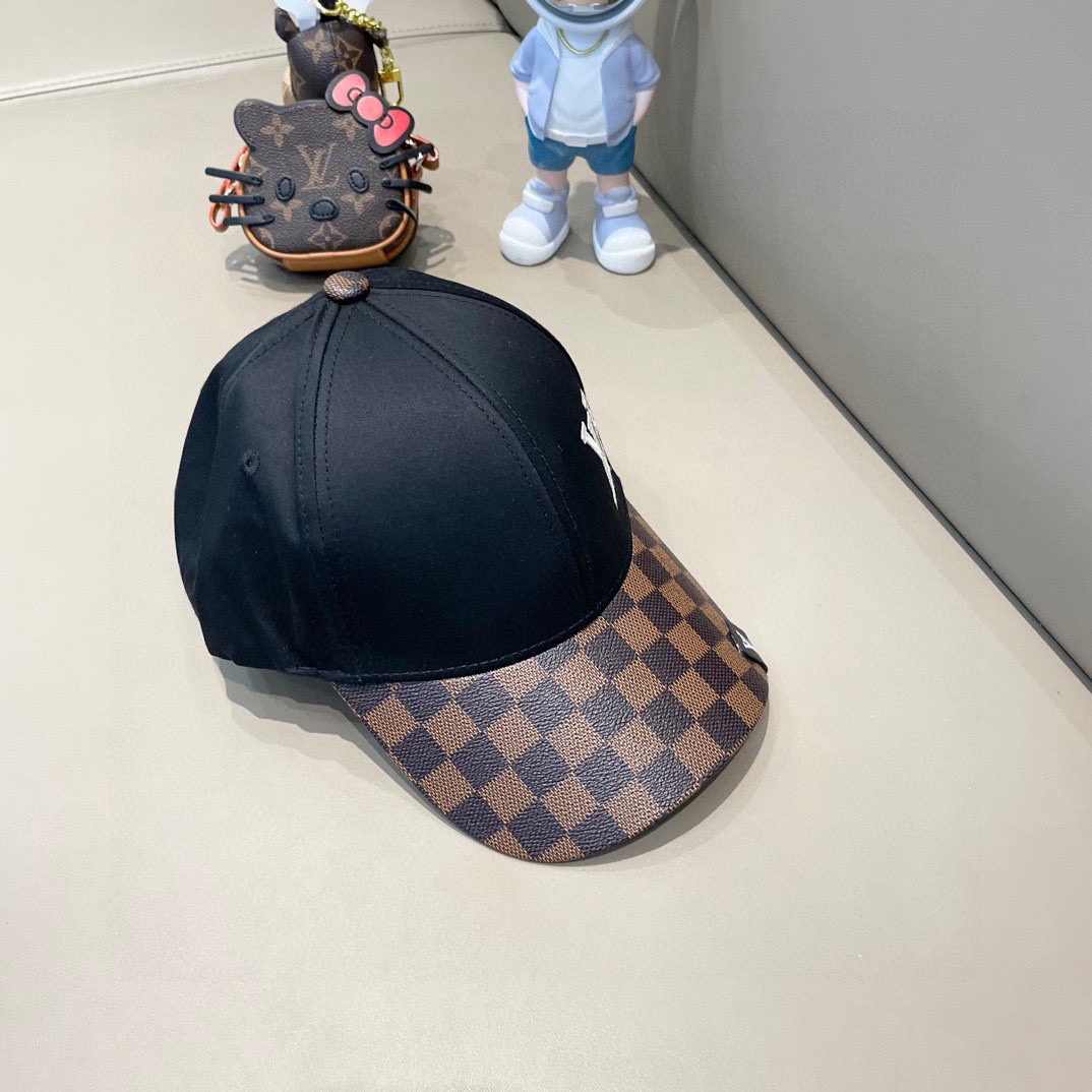    路易威登LouisVuitton新款牛仔棒球帽🧢  
LV棒球帽，简约大气，男女通用