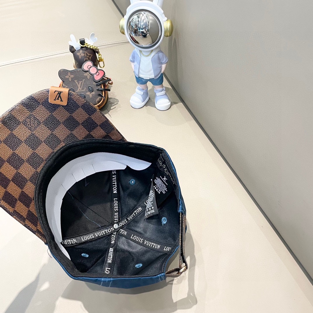    路易威登LouisVuitton新款牛仔棒球帽🧢  
LV棒球帽，简约大气，男女通用