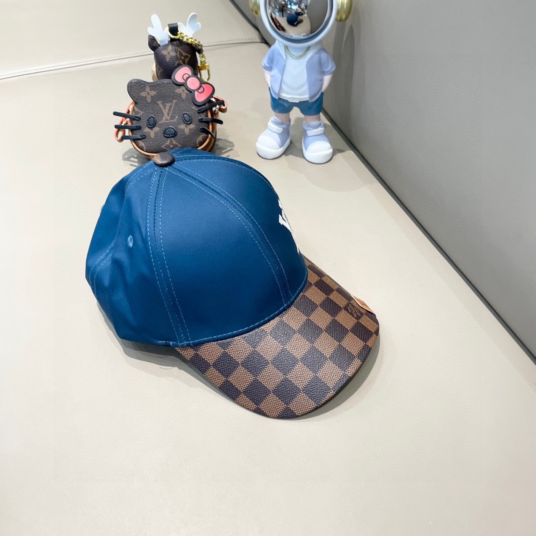    路易威登LouisVuitton新款牛仔棒球帽🧢  
LV棒球帽，简约大气，男女通用