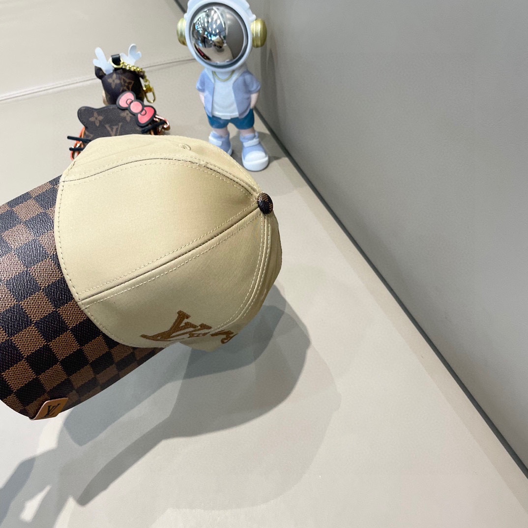    路易威登LouisVuitton新款牛仔棒球帽🧢  
LV棒球帽，简约大气，男女通用