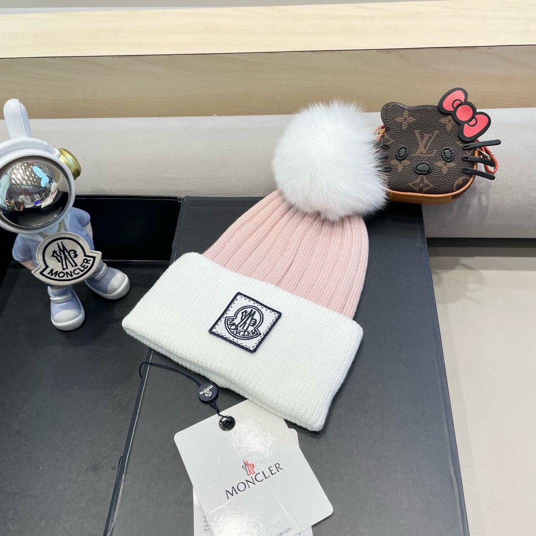 蒙口Moncler盟可睐💥官网经典针织帽，原单复刻.非常柔软亲肤，弹性很好💓有质感又非常百搭的款式~保暖的  羊绒毛线帽