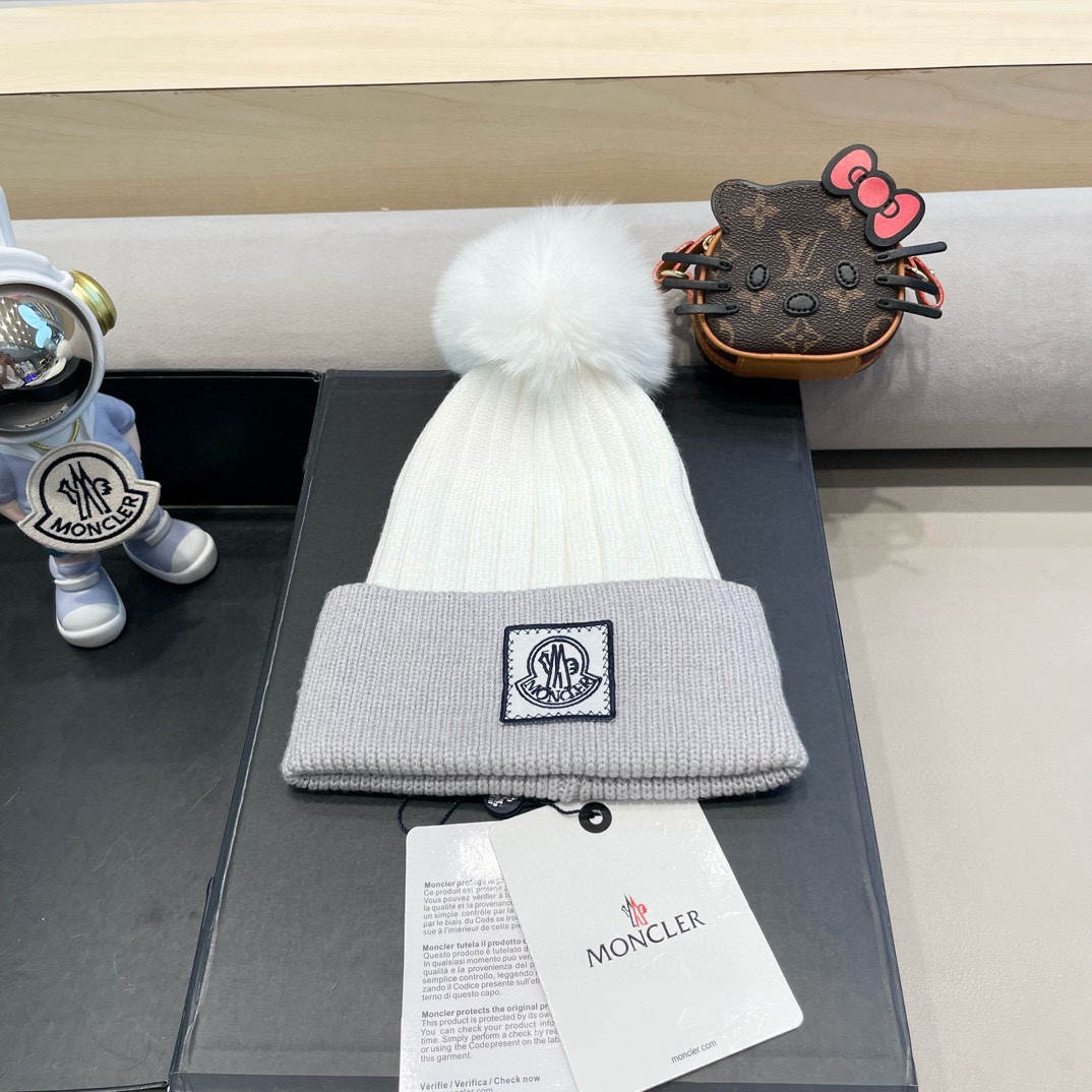 NO:215915,Moncler Moncler official website classic knitted hat, original single replica. Very soft and skin-friendly, very elastic, textured and very versatile style~ Warm cashmere wool hat, both size is elastic~ universal for men and women, can be worn for any head circumference. Super good quality, sincerely recommended hat Fisherman hat Baseball hat Knit hat, hat, christian louboutin, Moncler, Moncler, espadrilles, hats19860909蒙口Moncler盟可睐官网经典针织帽,原单复刻.非常柔软亲肤,弹性很好有质感又非常百搭的款式~保暖的 羊绒毛线帽,均码有弹性~男女通用,任何头围都可以佩戴.质量超好真心推荐帽子渔夫帽棒球帽针织帽,帽子,christian louboutin,Moncler,Moncler,espadrilles,hats,hat