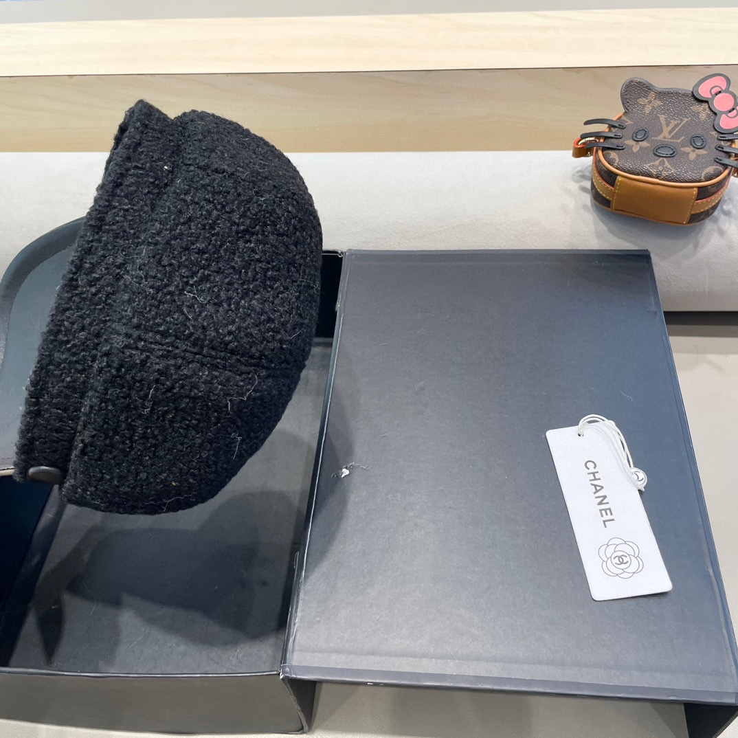 Chanel香奈儿羊羔绒八角帽女秋冬季毛加厚保暖鸭舌帽英伦复古潮流贝雷帽 ht