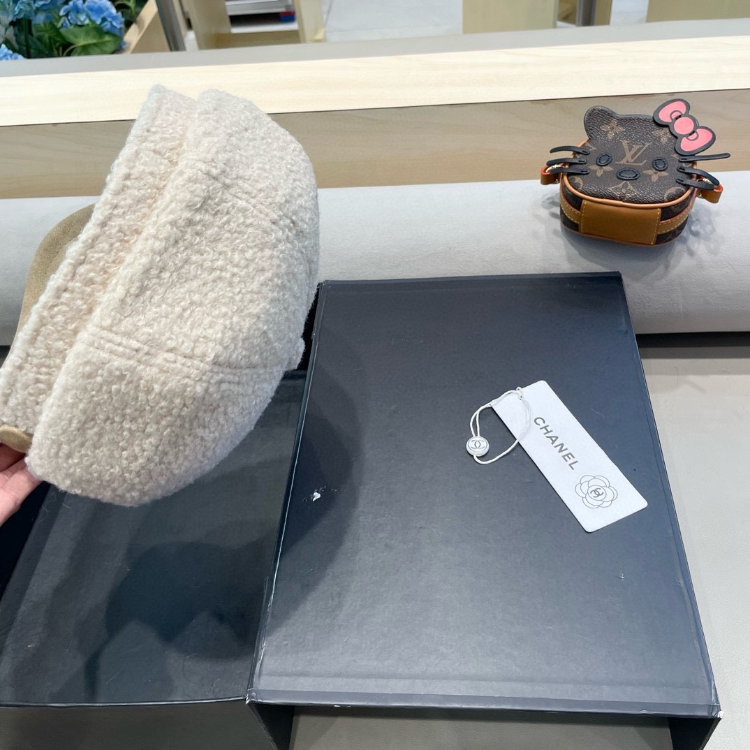Chanel香奈儿羊羔绒八角帽女秋冬季毛加厚保暖鸭舌帽英伦复古潮流贝雷帽 ht