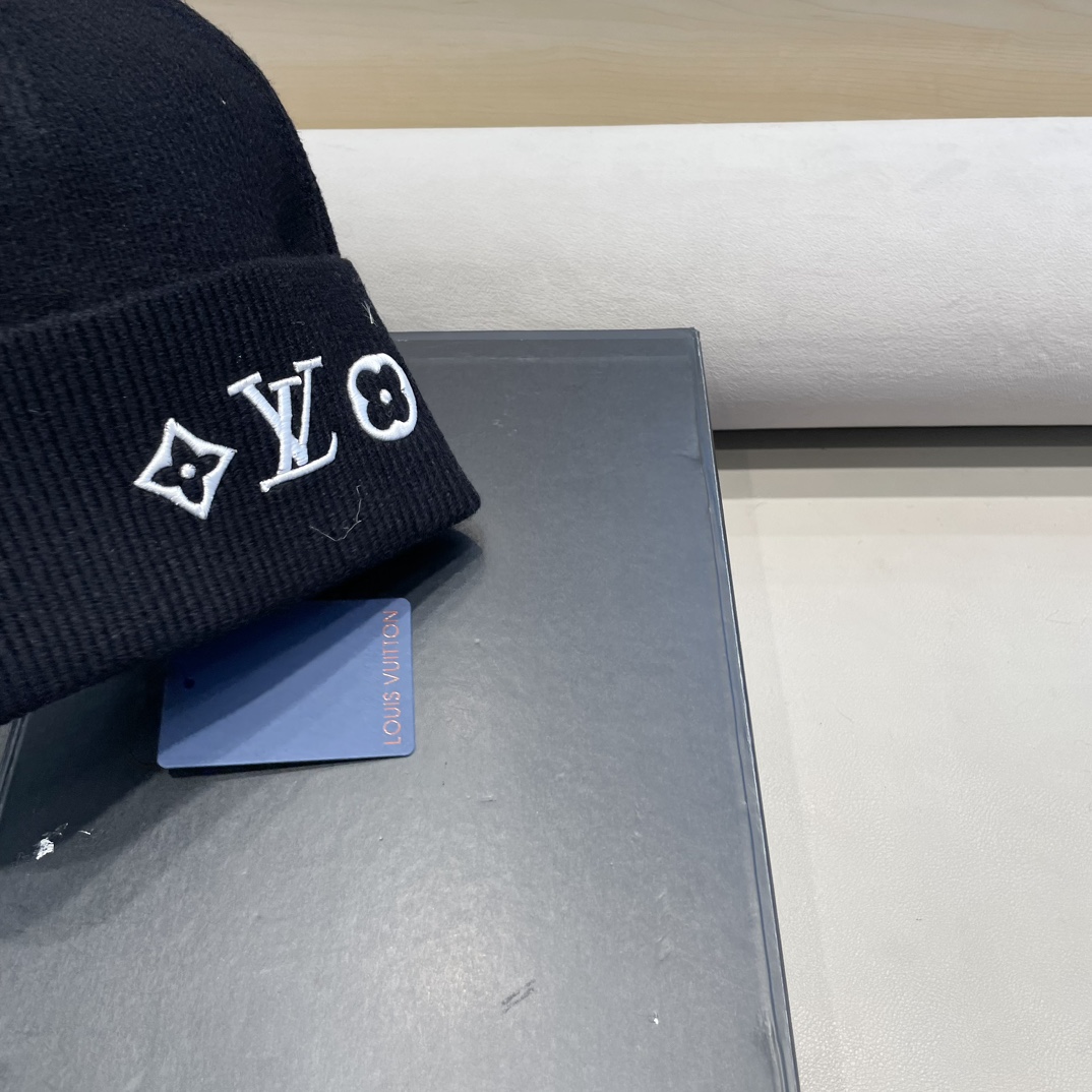lv路易威登秋冬新款L家字母刺绣针织帽欧美外贸时尚百搭毛线帽秋冬保暖冷帽