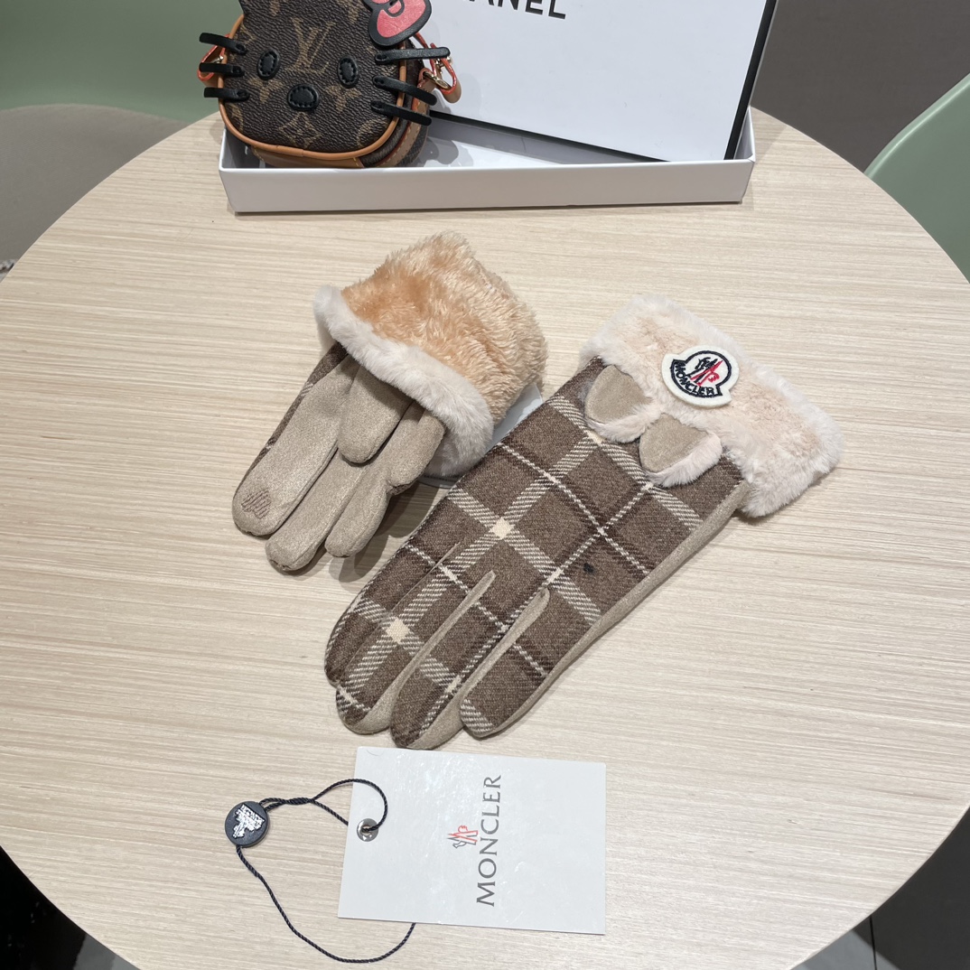 P90 蒙口女款新品羊毛毛手套，时尚手套，秋冬保暖加绒内里，经典简洁💕上手超舒适柔软、百搭！均码