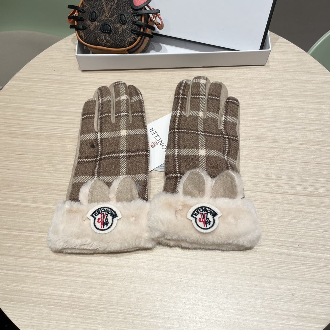 P90 蒙口女款新品羊毛毛手套，时尚手套，秋冬保暖加绒内里，经典简洁💕上手超舒适柔软、百搭！均码