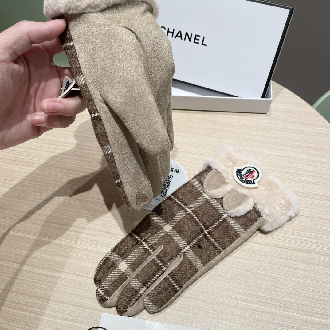 P90 蒙口女款新品羊毛毛手套，时尚手套，秋冬保暖加绒内里，经典简洁💕上手超舒适柔软、百搭！均码