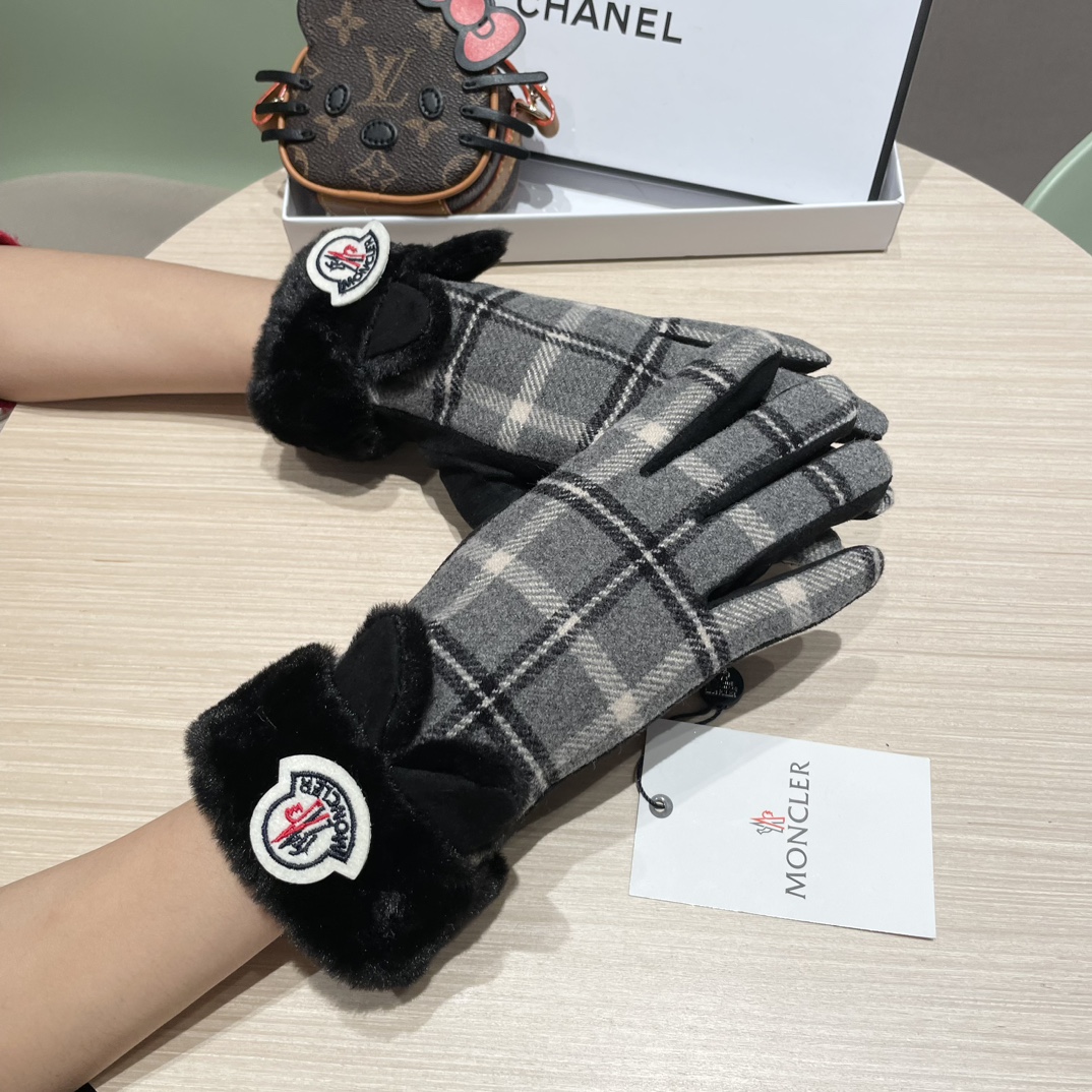 P90 蒙口女款新品羊毛毛手套，时尚手套，秋冬保暖加绒内里，经典简洁💕上手超舒适柔软、百搭！均码