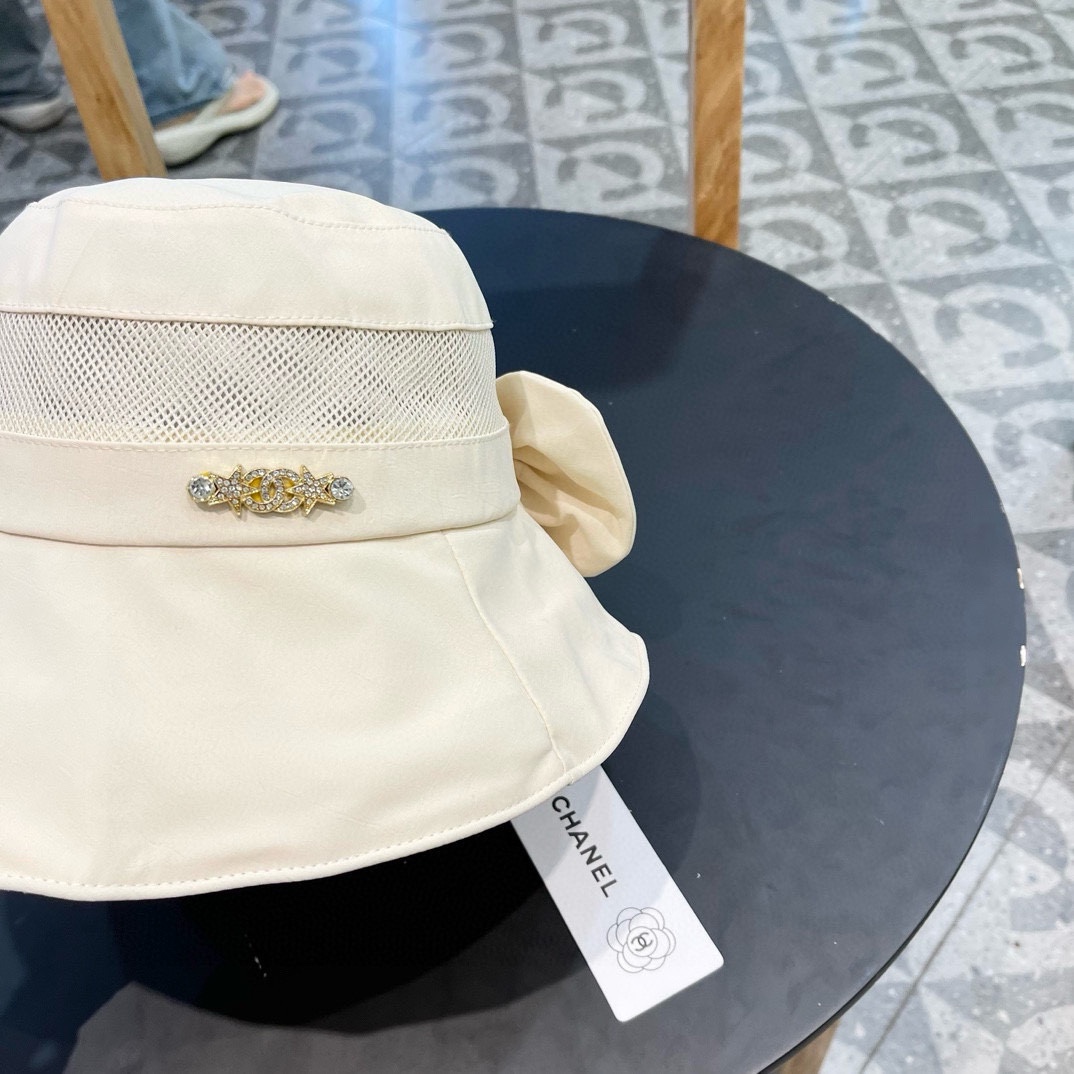  【Chanel香奈儿】早春新款小香风渔夫帽，质感满满
出街首选🌊