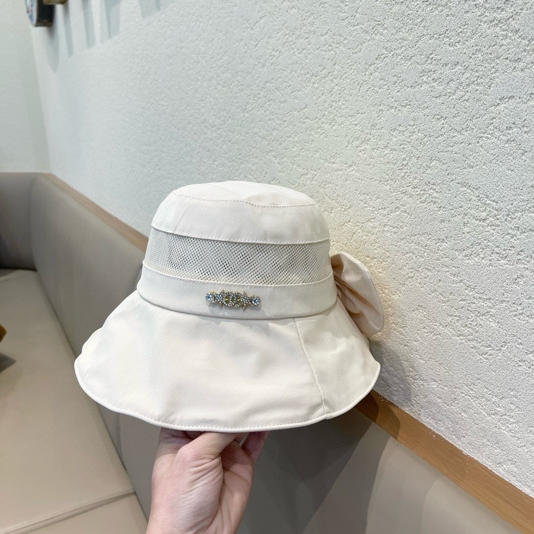  【Chanel香奈儿】早春新款小香风渔夫帽，质感满满
出街首选🌊