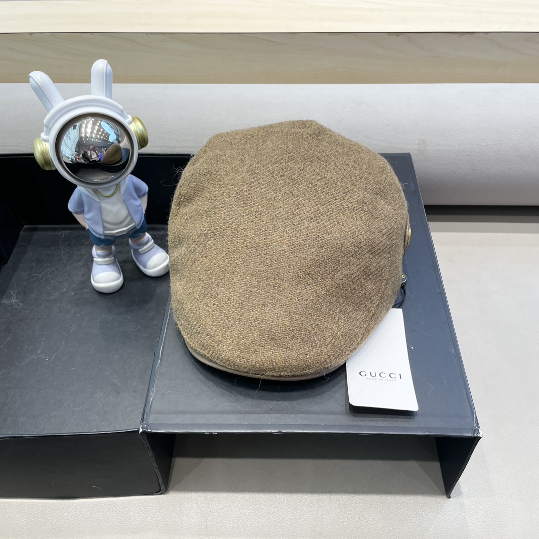 Gucci 前进帽女韩版秋冬季呢料百搭复古鸭舌帽休闲时髦感皮檐设计贝雷帽