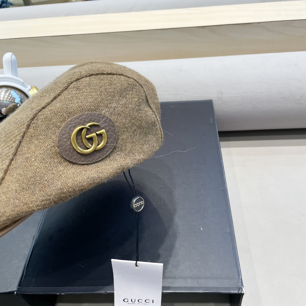 Gucci 前进帽女韩版秋冬季呢料百搭复古鸭舌帽休闲时髦感皮檐设计贝雷帽