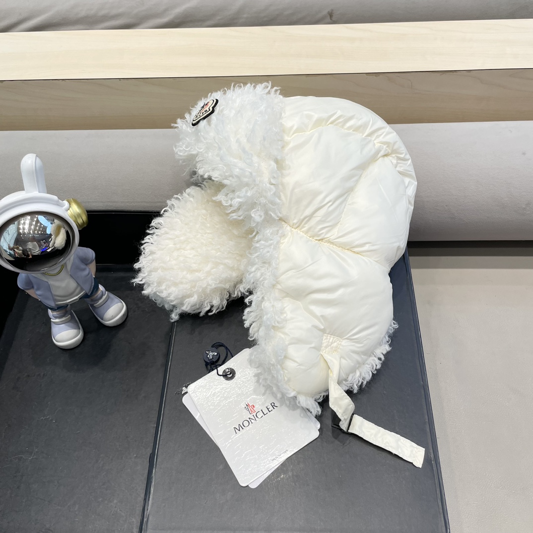 moncler 冬季毛绒雷锋帽子女东北防寒保暖户外骑行防风护耳帽时尚休闲