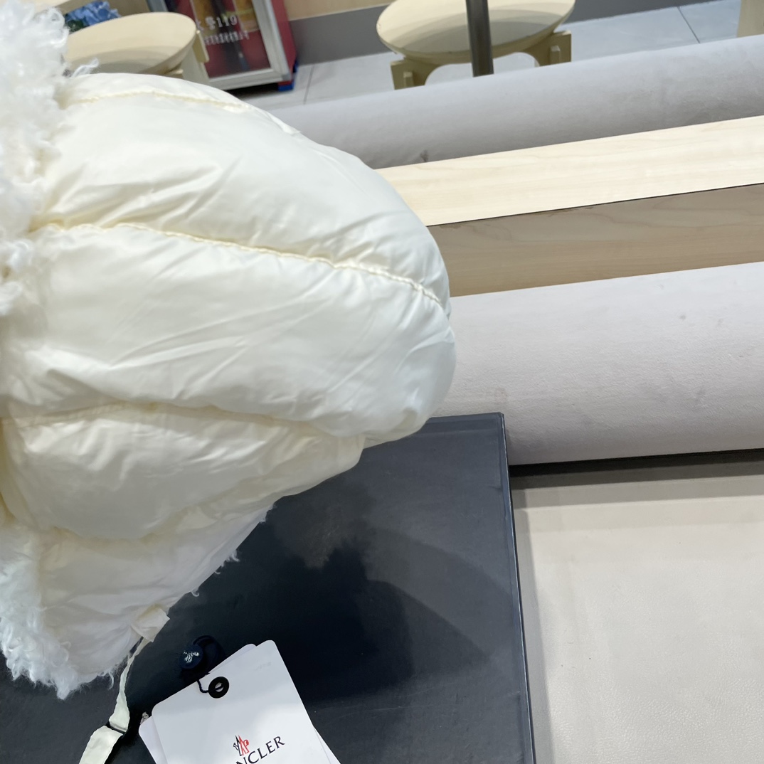 moncler 冬季毛绒雷锋帽子女东北防寒保暖户外骑行防风护耳帽时尚休闲
