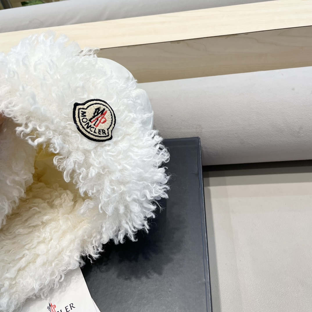 moncler 冬季毛绒雷锋帽子女东北防寒保暖户外骑行防风护耳帽时尚休闲
