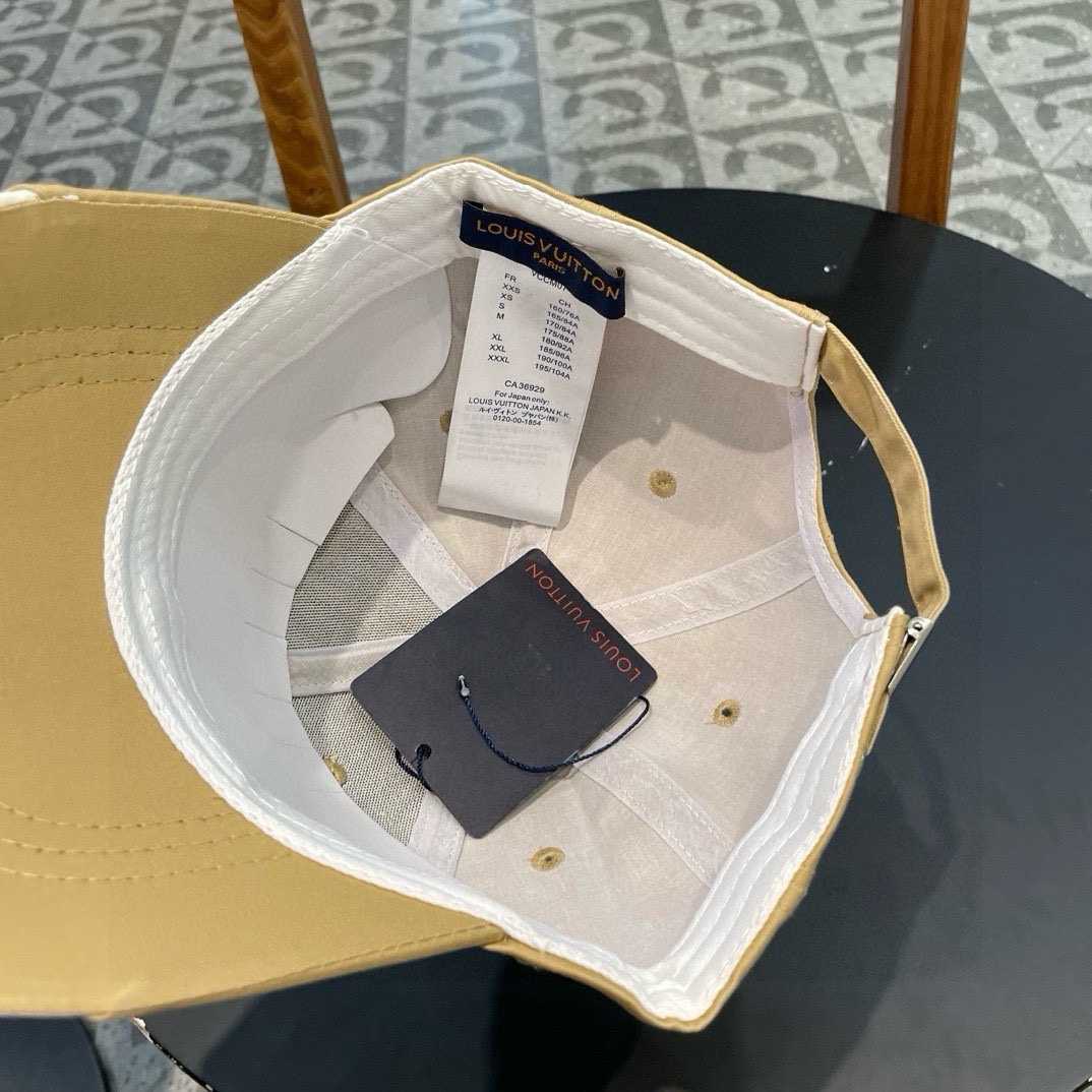  【LV】新款专柜同步拼色棒球帽🧢，专柜同步出货，大牌款超好搭配，赶紧入手！