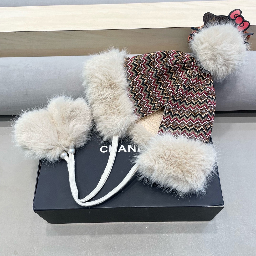 moncler名族风蒙古帽子女可爱毛绒吊球系带护耳帽冬季加厚防寒保暖雷