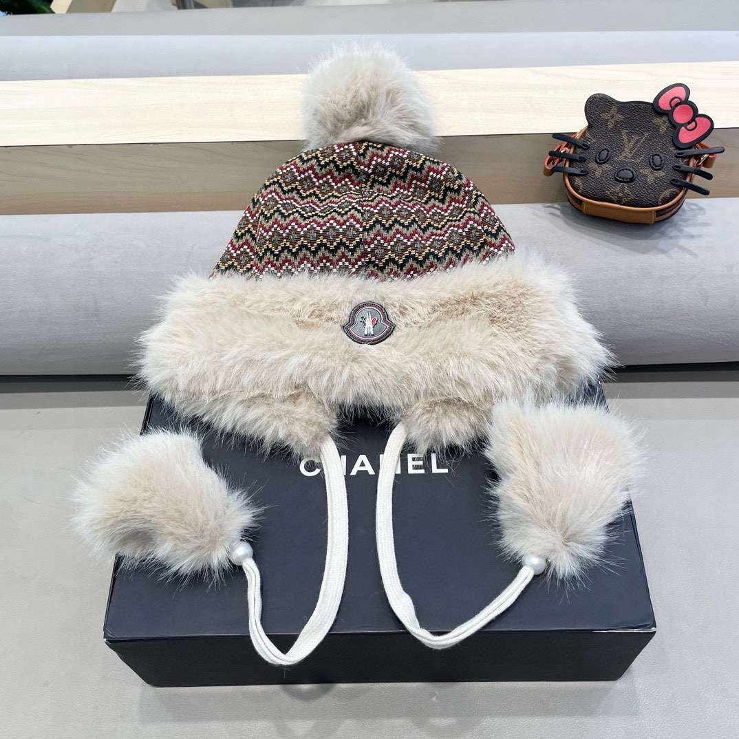 moncler名族风蒙古帽子女可爱毛绒吊球系带护耳帽冬季加厚防寒保暖雷