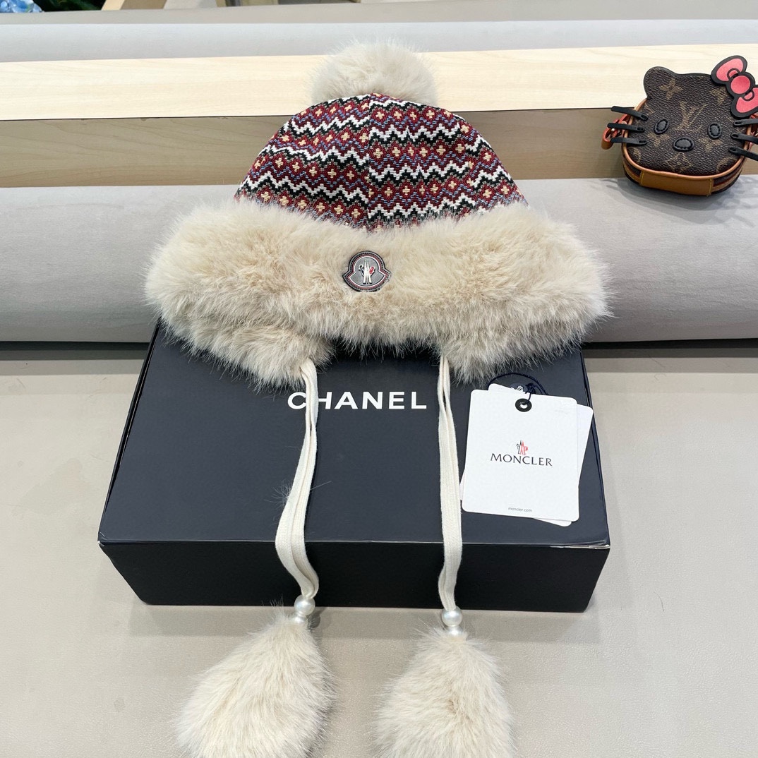moncler名族风蒙古帽子女可爱毛绒吊球系带护耳帽冬季加厚防寒保暖雷