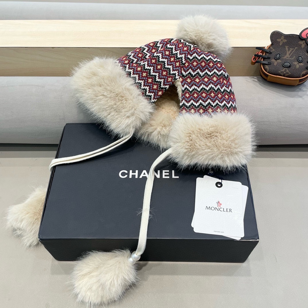 moncler名族风蒙古帽子女可爱毛绒吊球系带护耳帽冬季加厚防寒保暖雷