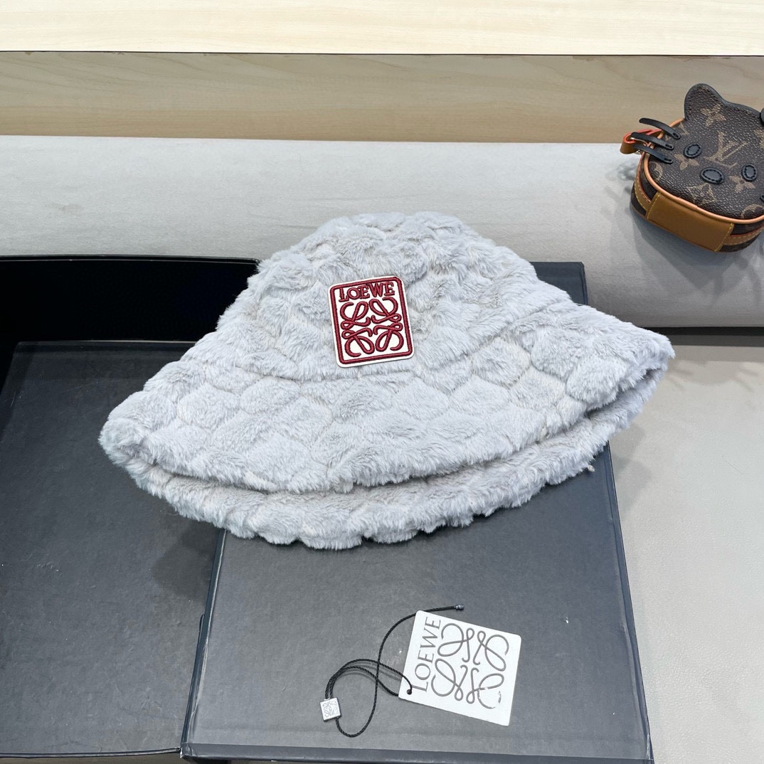 NO:216260,Loewe fisherman hat women's 2 new autumn and winter plush cold hat big head circumference showing face small thickened warm fish man basin hat fisherman hat baseball hat knit hat, hat, loewe, loewe, espadrilles, hats19860909罗意威loewe渔夫帽女2新款秋冬季毛绒冷帽子大头围显脸小加厚保暖鱼夫盆帽帽子渔夫帽棒球帽针织帽,帽子,loewe,loewe,espadrilles,hats,hat