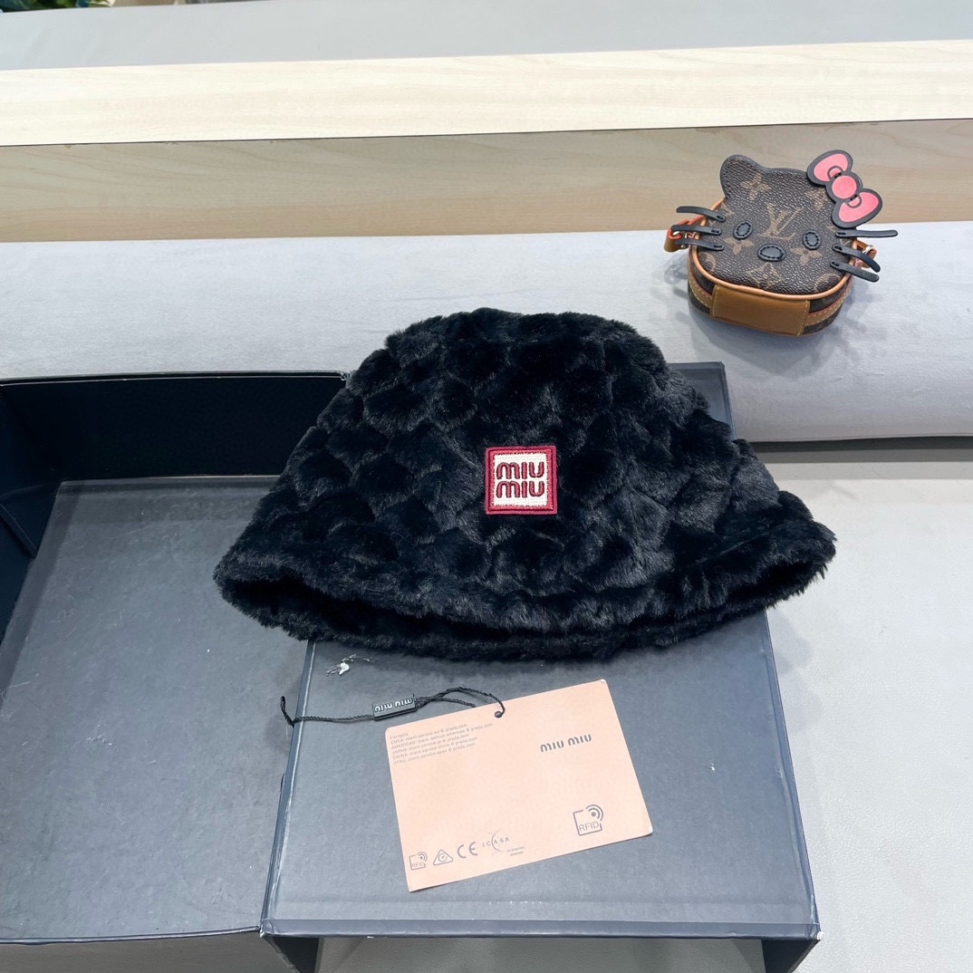 NO:216291,Miumiu Korean niche bell-shaped plush bucket hat for women in autumn and winter warm short-brimmed fisherman hat fashionable versatile internet celebrity pot hat fisherman hat baseball hat knit hat, hat, miumiu, espadrilles, hats19860909缪缪miumiu韩国小众钟形毛绒水桶帽女秋冬保暖短檐渔夫帽子洋气百搭网红盆帽帽子渔夫帽棒球帽针织帽,帽子,miumiu,espadrilles,hats,hat