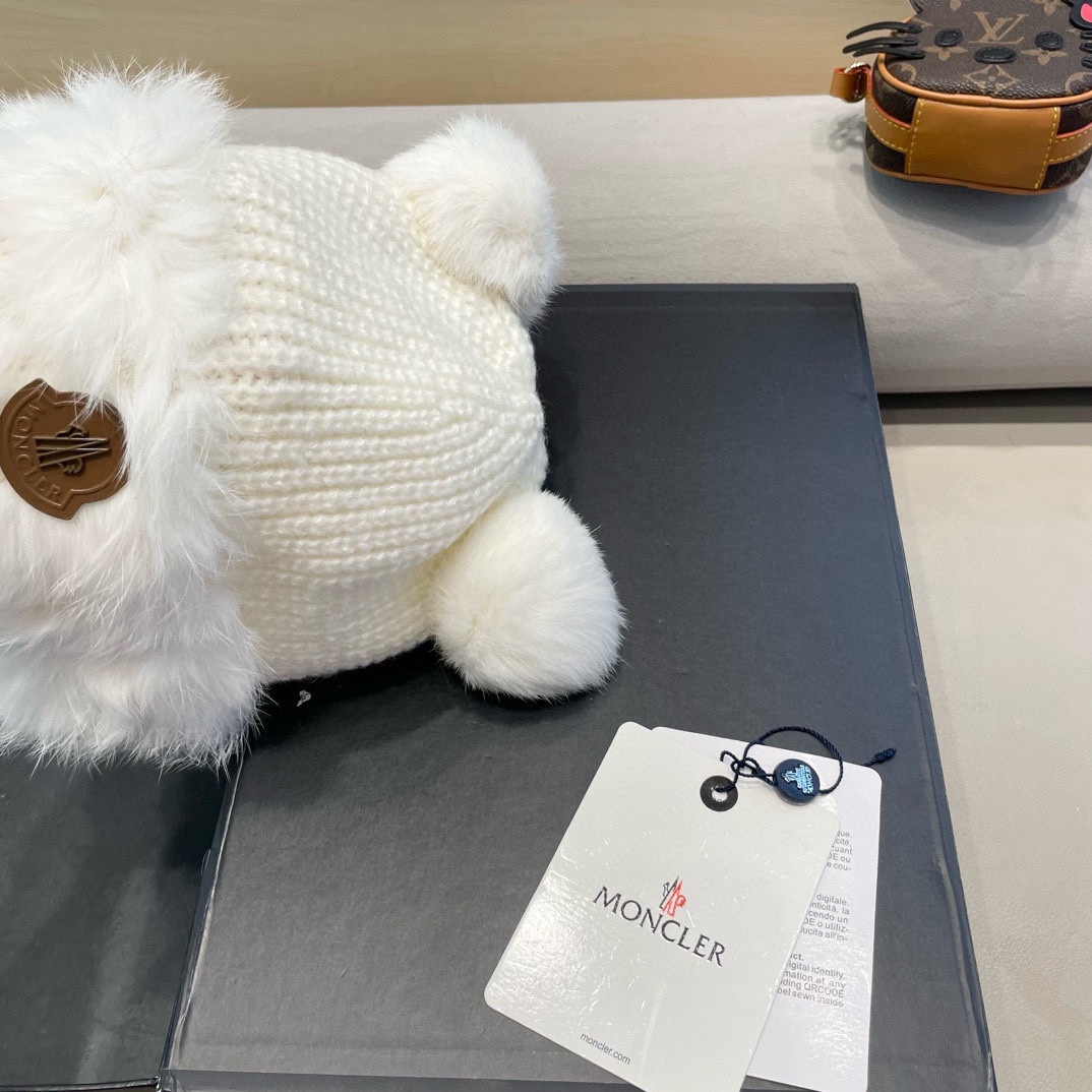 moncler毛绒针织帽子女冬季新款防寒保暖可爱小熊护耳帽加厚加绒帽子