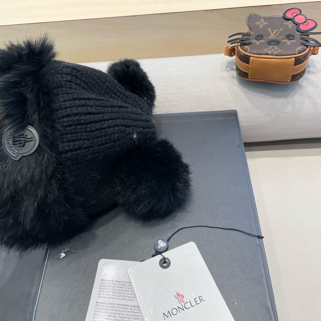 moncler毛绒针织帽子女冬季新款防寒保暖可爱小熊护耳帽加厚加绒帽子