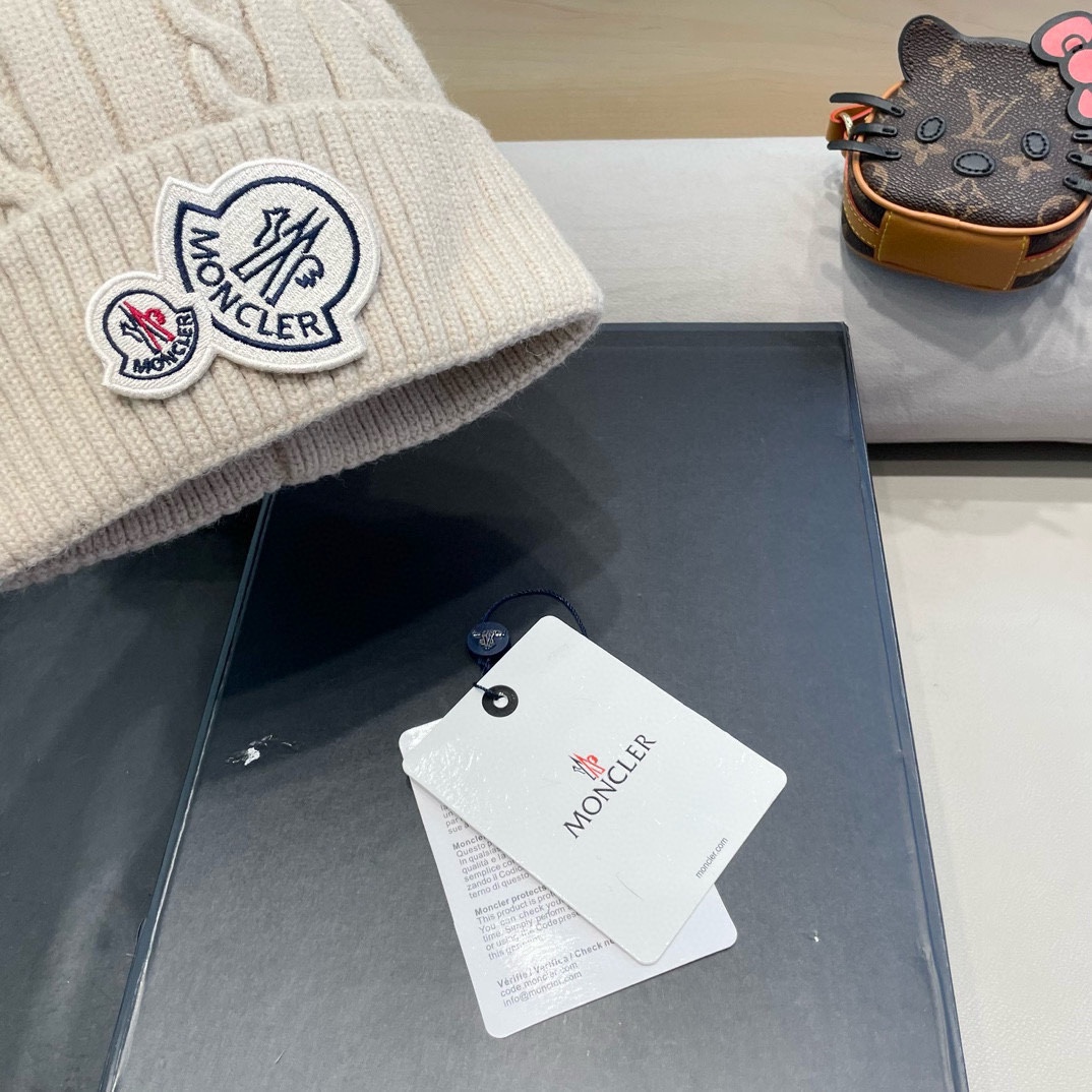 moncler新款秋冬季女可爱加绒加厚保暖毛球针织护耳冬天套头毛线帽子