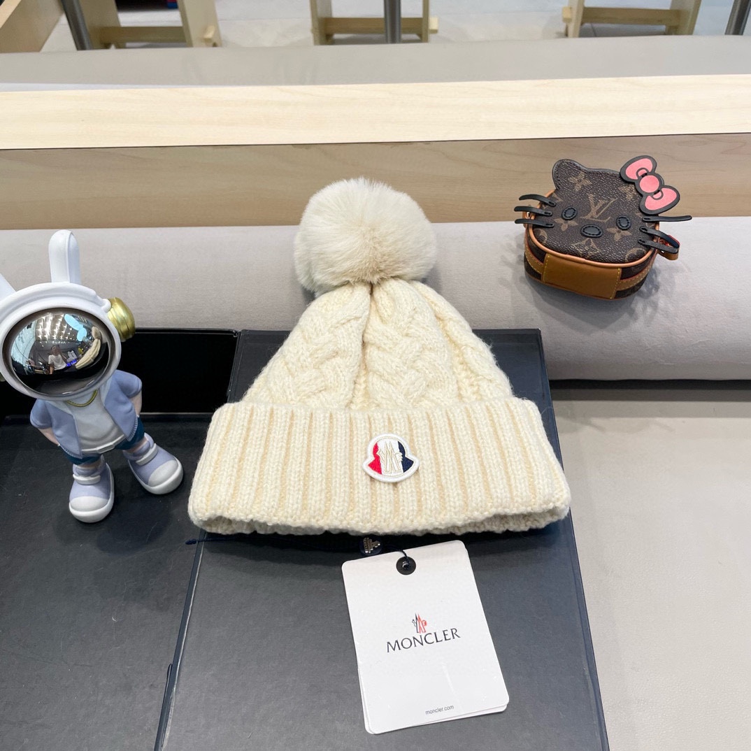 NO:689945,[MONCLER muzzle-mouthed early autumn knitted woolen hat, with fur ball plush material, very versatile hat, fisherman hat, baseball cap, knitted hat, hat, Moncler, espadrilles, hats19860909【MONCLER蒙口早秋针织毛线帽,配毛毛球毛绒材质,非常百搭帽子渔夫帽棒球帽针织帽,帽子,Moncler,espadrilles,hats,hat