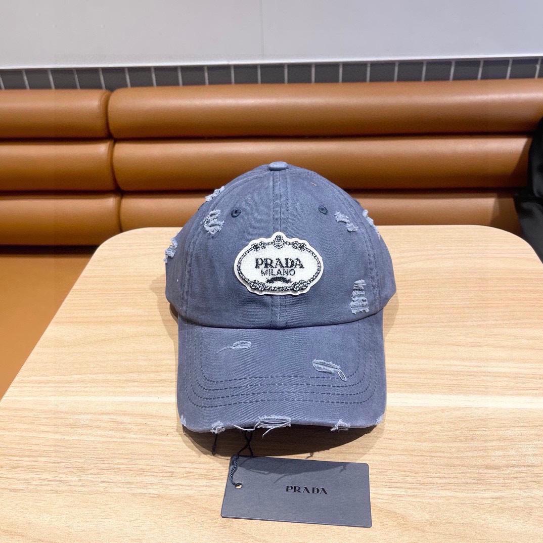  普拉达Prada 经典三角标棒球帽🧢万能必留款 戴一万年都好看 日常刚需 颜色完美 帽型正点 简直谁戴