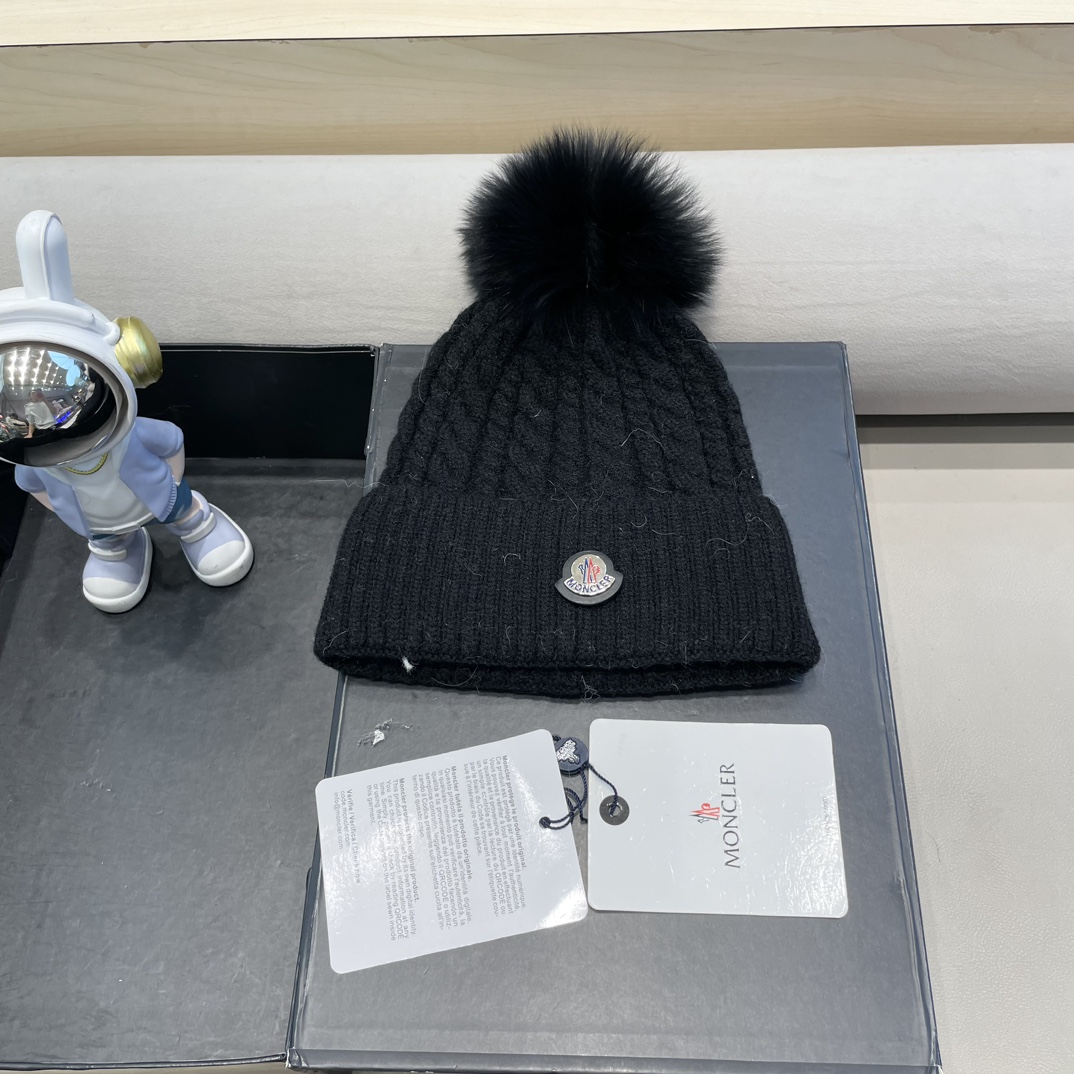 NO:689944,moncler Korean style autumn and winter new rabbit fur knitted hemp pattern beanie real fox fur ball knitted hat warm and versatile trendy hat fisherman hat baseball cap knitted hat, hat, espadrilles, hats19860909moncler韩版秋冬新款兔毛针织麻花纹毛线帽真狐狸毛球针织帽保暖百搭潮帽子渔夫帽棒球帽针织帽,帽子,espadrilles,hats,hat