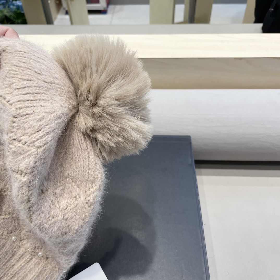 moncler可爱三球毛线帽女秋冬季2024新款兔毛针织加厚保暖骑行百搭防寒帽