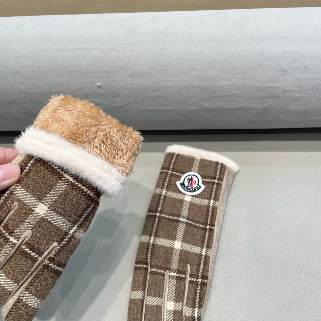 Moncler P200 Wool Gloves: Fashionable, Warm, Classic Plaster Design, Cozy and Soft! - 图片 4