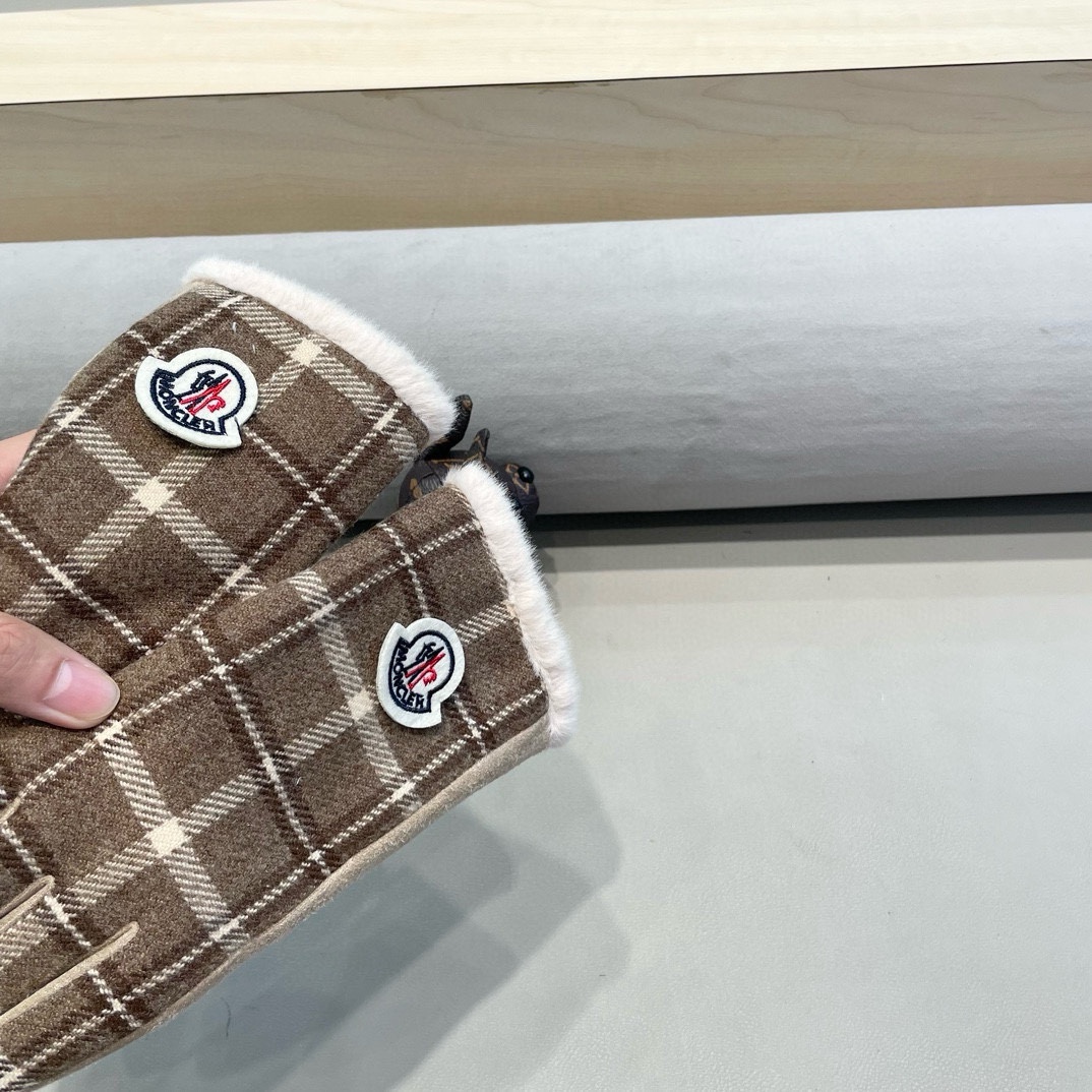 Moncler P200 Wool Gloves: Fashionable, Warm, Classic Plaster Design, Cozy and Soft! - 图片 6