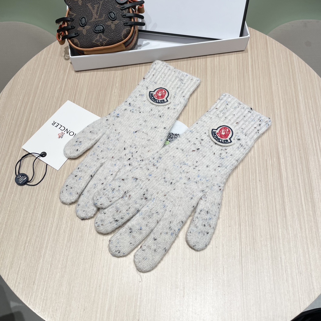 Moncler Purple Wool Touch Screen Gloves for Warmth in Autumn and Winter - 图片 2