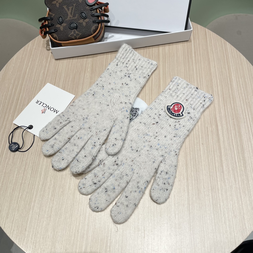Moncler Purple Wool Touch Screen Gloves for Warmth in Autumn and Winter - 图片 3