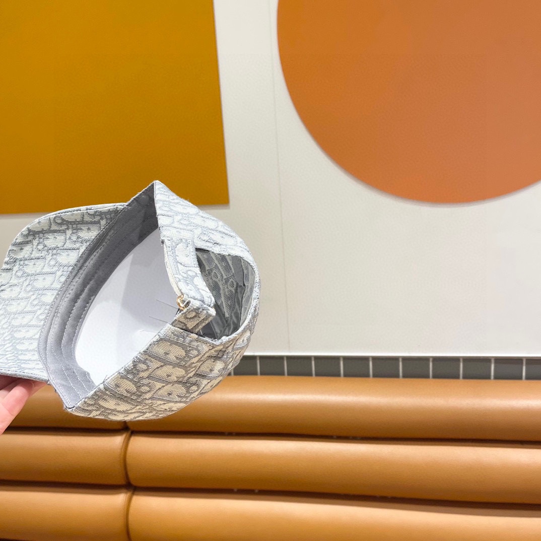  （DIOR迪奥】新款走量简约棒球帽🧢，新款出货，大牌款超好搭配，赶紧入手！